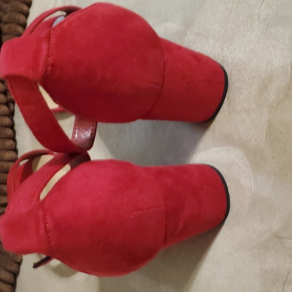 NEW, Size 10, Cityclassified, red suede ladies sandals - Picture 3 of 4